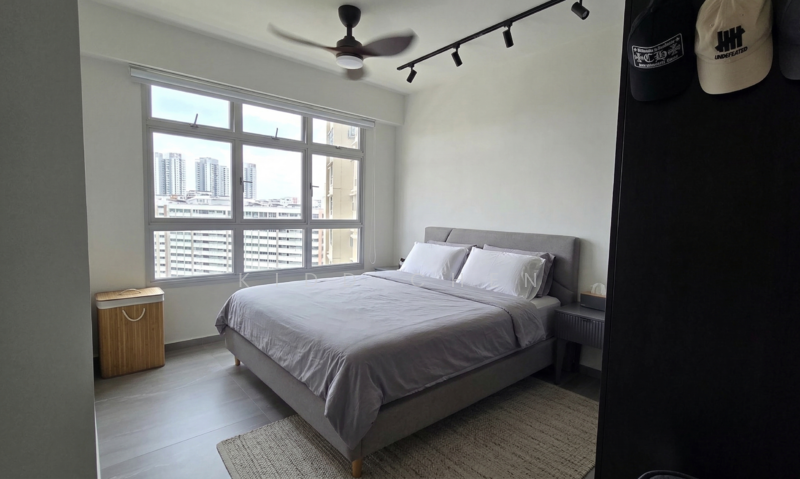 874D Tampines Street 85 HDB Flat For Sale at S$ 810,000 | PropertyGuru Singapore - masterbed room