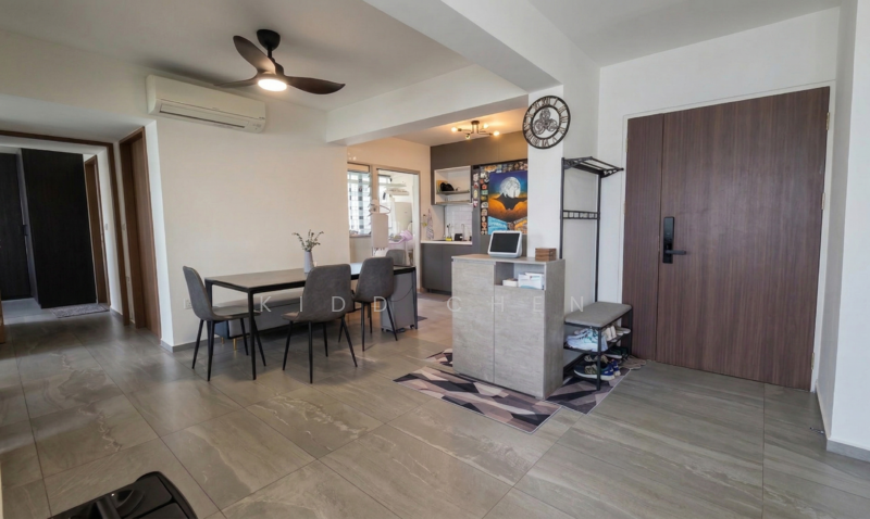 874D Tampines Street 85 HDB Flat For Sale at S$ 810,000 | PropertyGuru Singapore - Living Room