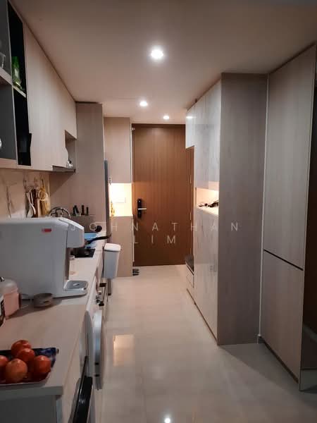 Whistler Grand Condominium For Sale at S$ 1,250,888 | PropertyGuru Singapore - Kitchen