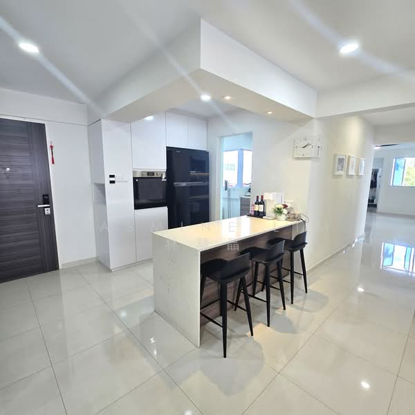 643 Yishun Street 61 HDB Flat For Sale at S$ 1,080,000 | PropertyGuru Singapore - Dry Kitchen