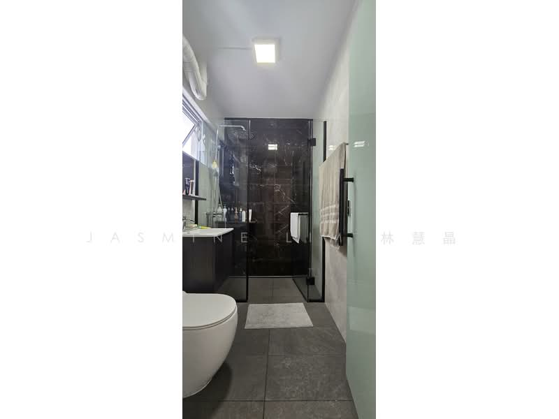 643 Yishun Street 61 HDB Flat For Sale at S$ 1,080,000 | PropertyGuru Singapore - Master Bath