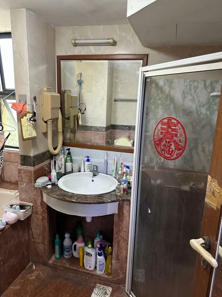 Westcove Condo Condominium For Sale at S$ 1,600,000 | PropertyGuru Singapore - Bathroom