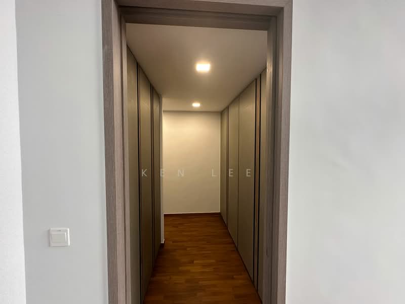 ✅⭐️ D05 – Rare Top Floor 4 Bedder | 1927 sqft | Free Shuttle Bus | Walk to MRT, , 4 Bedrooms, 1,927 sqft, Condominium For Rent, by Ken Lee, 500088526 - Corridor - PropertyGuru.com.sg