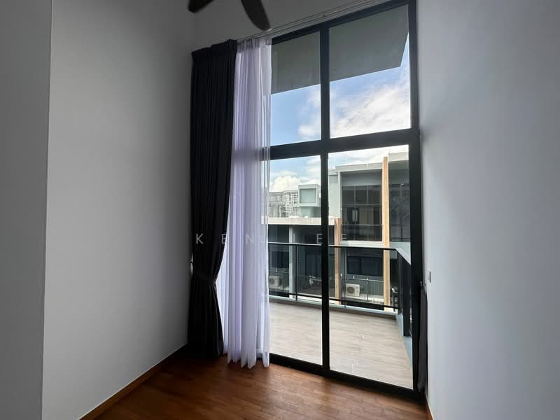✅⭐️ D05 – Rare 4 Bedder Penthouse | 1927 sqft | Free Shuttle Bus | Walk to MRT, , 4 Bedrooms, 1,927 sqft, Condominium For Rent, by Ken Lee, 500088526 - Balcony - PropertyGuru.com.sg