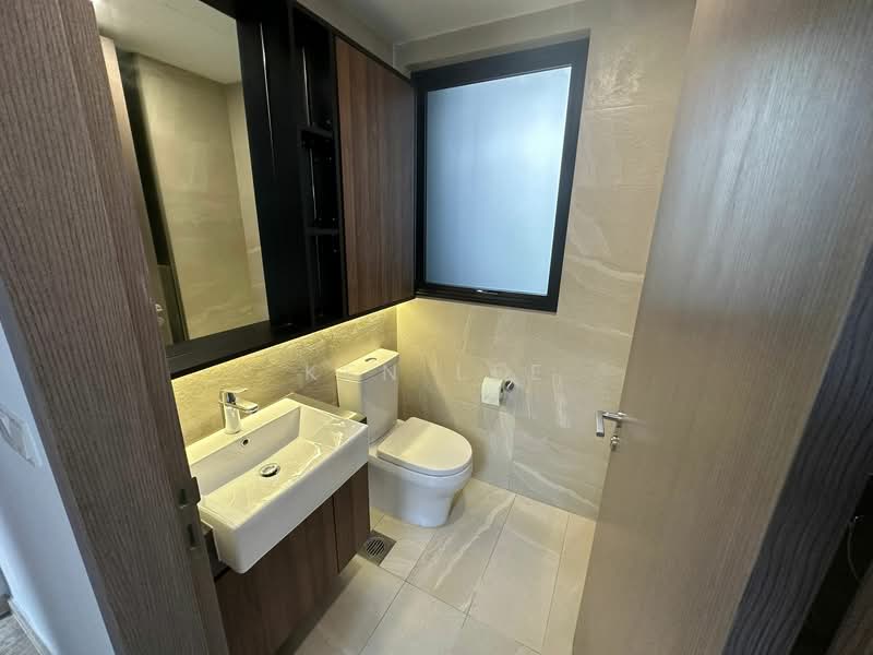 ✅⭐️ D05 – Rare Top Floor 4 Bedder | 1927 sqft | Free Shuttle Bus | Walk to MRT, , 4 Bedrooms, 1,927 sqft, Condominium For Rent, by Ken Lee, 500088526 - Bathroom - PropertyGuru.com.sg