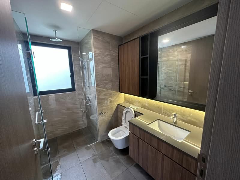 ✅⭐️ D05 – Rare Top Floor 4 Bedder | 1927 sqft | Free Shuttle Bus | Walk to MRT, , 4 Bedrooms, 1,927 sqft, Condominium For Rent, by Ken Lee, 500088526 - Bathroom - PropertyGuru.com.sg