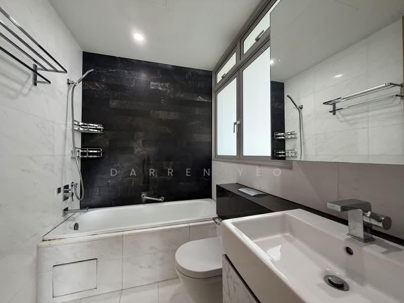 RV Residences, 471 River Valley Road, 3 Bedrooms, 850 sqft, Condominium For Rent, by Darren Yeo, 500088537 - Bathroom - PropertyGuru.com.sg