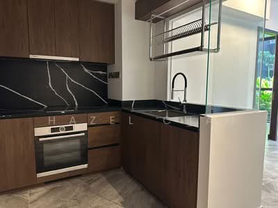 For Rent - The Commodore