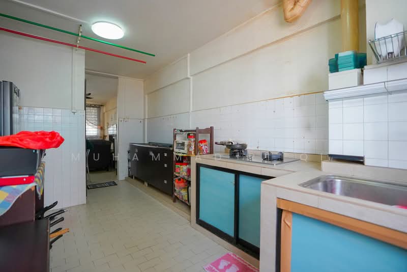 172 Yishun Avenue 7 HDB Flat For Sale at S$ 405,000 | PropertyGuru Singapore - Kitchen