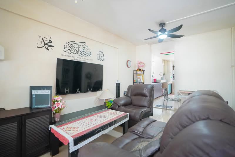 172 Yishun Avenue 7 HDB Flat For Sale at S$ 405,000 | PropertyGuru Singapore - Living Room