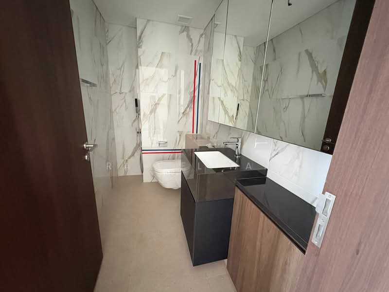 Claydence Apartment For Sale at S$ 3,282,500 | PropertyGuru Singapore - Bathroom