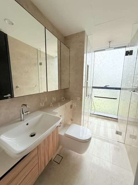 Pullman Residences, 18 Dunearn Road, 3 Bedrooms, 1,281 sqft, Condominium For Rent, by Indira Malinda, 500088555 - Bathroom - PropertyGuru.com.sg