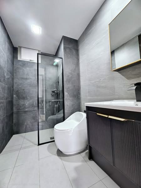 Lake Life Executive Condominium For Sale at S$ 1,600,000 | PropertyGuru Singapore - Bathroom