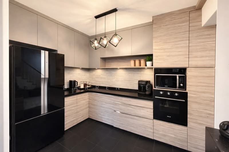 161 Yung Ping Road HDB Flat For Sale at S$ 840,000 | PropertyGuru Singapore - Kitchen