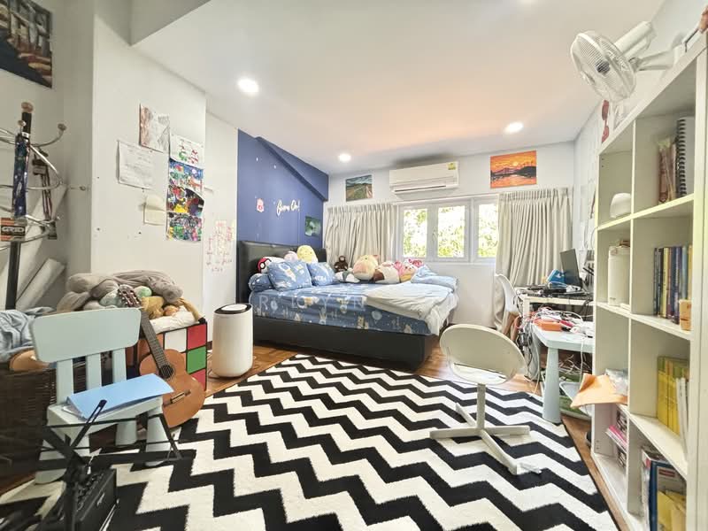 Hillview Crescent Corner Terrace For Sale at S$ 6,999,000 | PropertyGuru Singapore - Bedroom