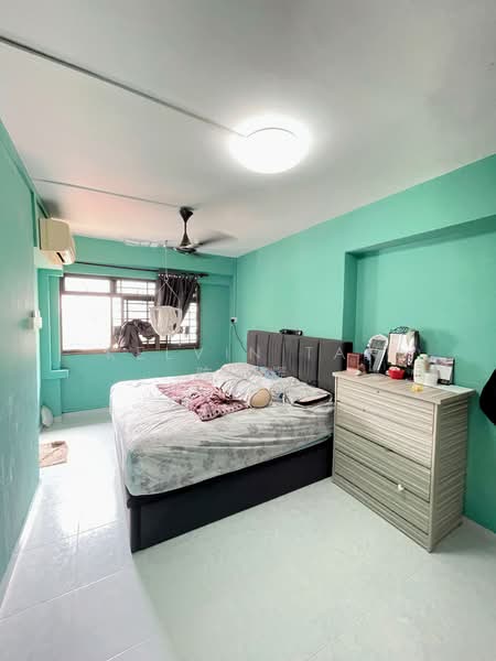 571 Hougang Street 51 HDB Flat For Sale at S$ 635,000 | PropertyGuru Singapore - Master Bedroom