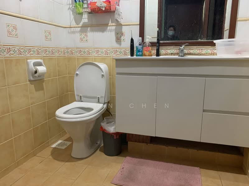Tanah Merah Green, 52 Tanah Merah Kechil Road, Room Rental, 120 sqft, Terraced House For Rent, by John Chen, 500088601 - Bathroom - PropertyGuru.com.sg