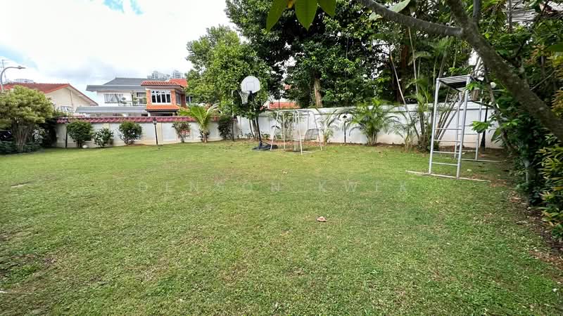 D10 Bungalow at Bukit Timah King's Road - Huge Land and Frontage Bungalow House For Sale at S$ 19,800,000 | PropertyGuru Singapore - Garden