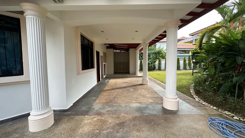 D10 Bungalow at Bukit Timah King's Road - Huge Land and Frontage Bungalow House For Sale at S$ 19,800,000 | PropertyGuru Singapore - Exterior