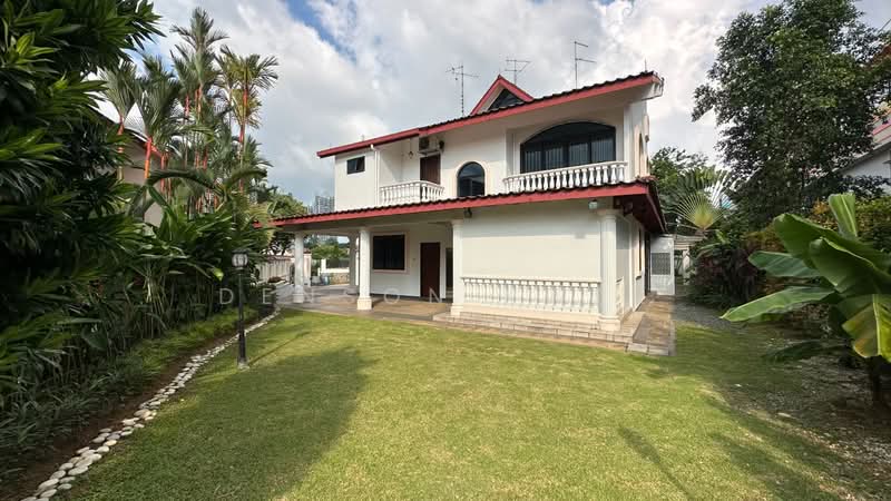 D10 Bungalow at Bukit Timah King's Road - Huge Land and Frontage Bungalow House For Sale at S$ 19,800,000 | PropertyGuru Singapore - Exterior