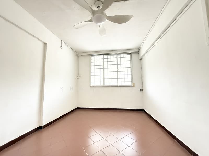 110 Yishun Ring Road HDB Flat For Sale at S$ 388,888 | PropertyGuru Singapore - Common Bedroom