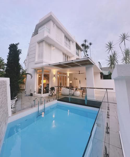 Tastefully Renovated Semi Detached at Highland Close Kovan Semi-Detached House For Sale at S$ 7,200,000 | PropertyGuru Singapore - Exterior