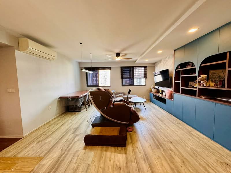 310C Punggol Walk HDB Flat For Sale at S$ 888,000 | PropertyGuru Singapore - Living Room