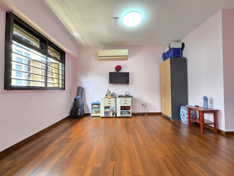 47 Jalan Tiga HDB Flat For Sale at S$ 968,000 | PropertyGuru Singapore - Living Room