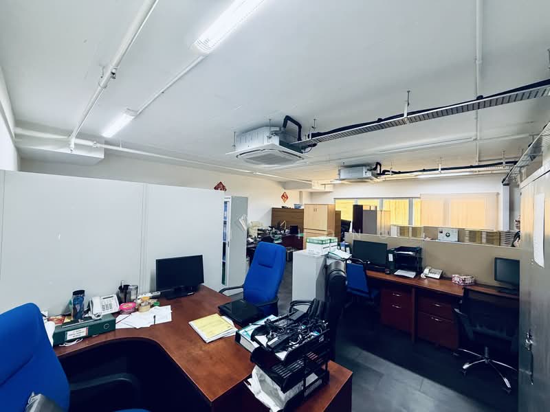 Pioneer Point, 5 Soon Lee Street, 1,044 sqft, Factory / Workshop (B2) For Sale, by John Chong, 500088670 - Interior - CommercialGuru.com.sg