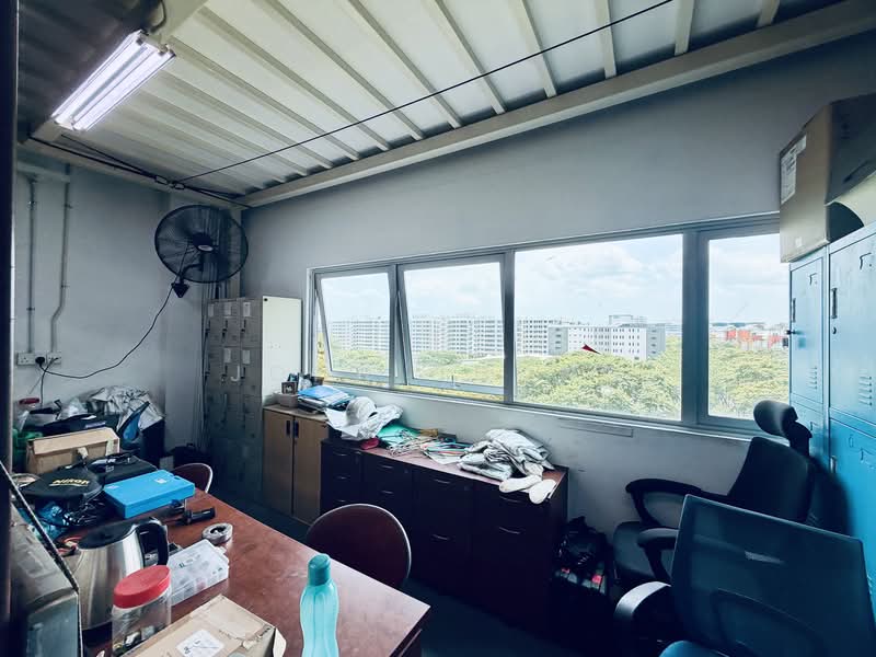 Pioneer Point, 5 Soon Lee Street, 1,044 sqft, Factory / Workshop (B2) For Sale, by John Chong, 500088670 - Interior - CommercialGuru.com.sg