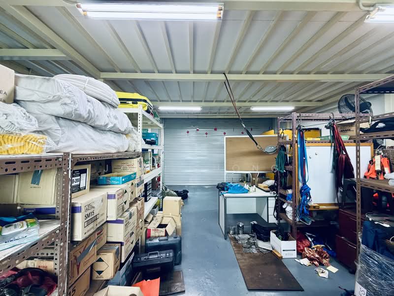 Pioneer Point, 5 Soon Lee Street, 1,044 sqft, Factory / Workshop (B2) For Sale, by John Chong, 500088670 - Interior - CommercialGuru.com.sg