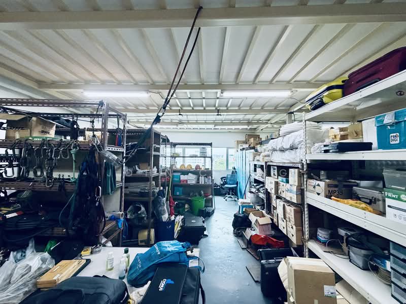 Pioneer Point, 5 Soon Lee Street, 1,044 sqft, Factory / Workshop (B2) For Sale, by John Chong, 500088670 - Interior - CommercialGuru.com.sg