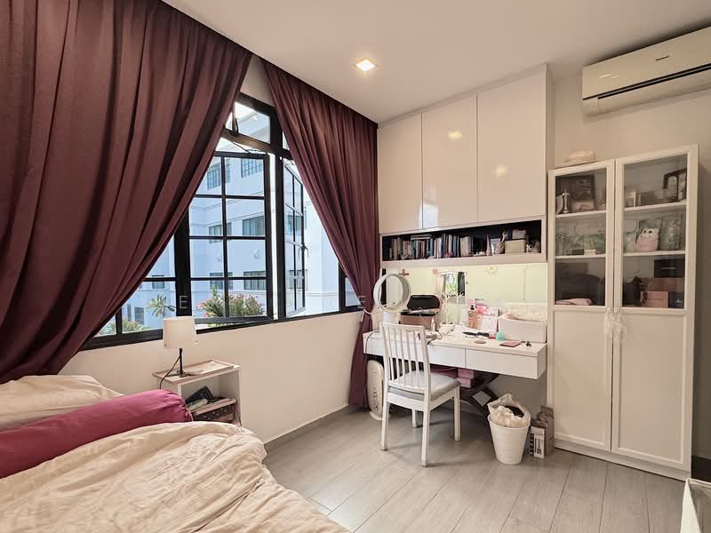 Le Conney Park Apartment For Sale at S$ 1,890,000 | PropertyGuru Singapore - Common Bedroom 1