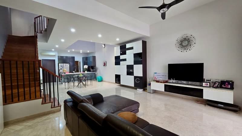 For Sale - Move-in ready terrace house accessible but quiet street