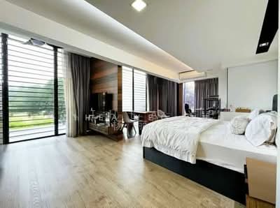 For Sale - Detached with pool at Kembangan Estate