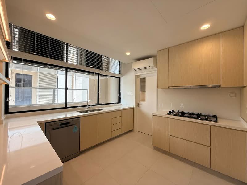 The Colonnade, 82 Grange Road, 3 Bedrooms, 3,994 sqft, Condominium For Rent, by Brandon Chia, 500088710 - Kitchen - PropertyGuru.com.sg