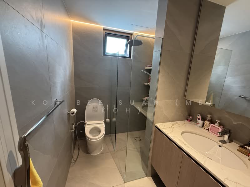 Holland garden, , 5 Bedrooms, 4,000 sqft, Semi-Detached House For Rent, by Koh Bee Suan (Mei Koh), 500088718 - Bathroom - PropertyGuru.com.sg