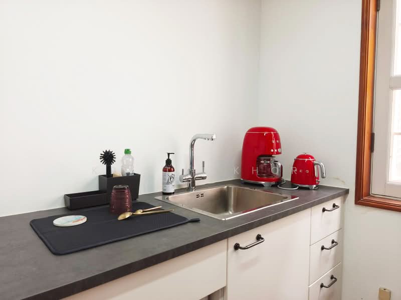 Loft-Style Boutique CBD Shophouse w Attic Meeting Room, Craig Road Tras Street Amoy Street Tanjong Pagar, 1,550 sqft, Office For Rent, by Krystal Khor, 500088723 - Kitchen - CommercialGuru.com.sg