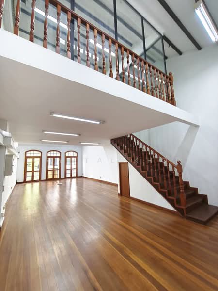 Loft-Style Boutique CBD Shophouse w Attic Meeting Room, Craig Road Tras Street Amoy Street Tanjong Pagar, 1,550 sqft, Office For Rent, by Krystal Khor, 500088723 - Interior - CommercialGuru.com.sg