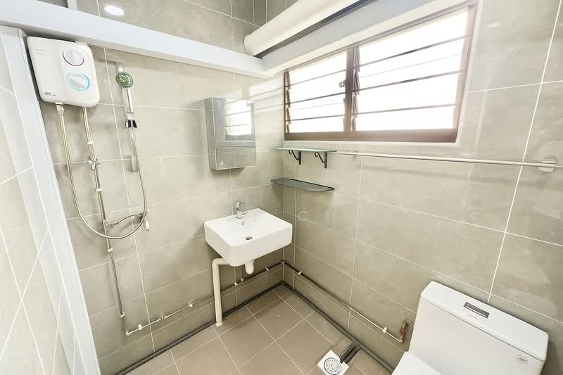 3 Joo Chiat Road HDB Flat For Sale at S$ 649,999 | PropertyGuru Singapore - Bathroom