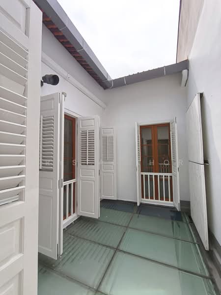 Newly Renovated Loft-Style Boutique CBD Shophouse w a Spacious Attic, Craig Road Tras Street Amoy Street Tanjong Pagar, 1,549 sqft, Shop / Shophouse For Rent, by Krystal Khor, 500088742 - Exterior - CommercialGuru.com.sg