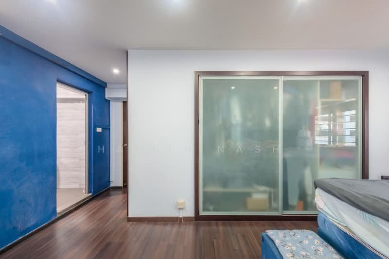 501B Wellington Circle HDB Flat For Sale at S$ 590,000 | PropertyGuru Singapore - Bedroom