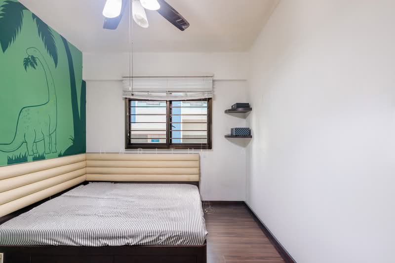 501B Wellington Circle HDB Flat For Sale at S$ 590,000 | PropertyGuru Singapore - Bedroom