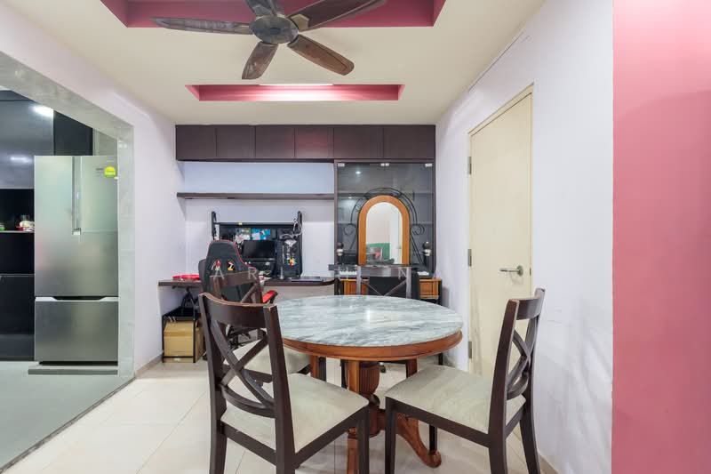 501B Wellington Circle HDB Flat For Sale at S$ 590,000 | PropertyGuru Singapore - Dining