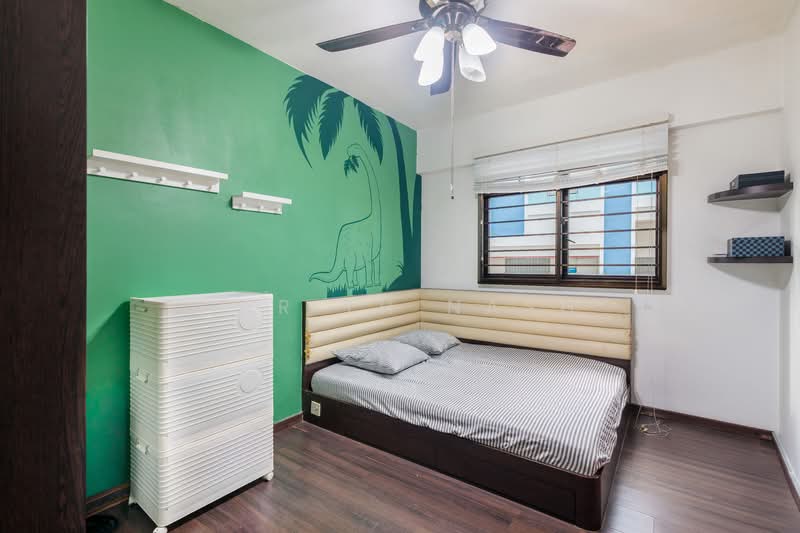 501B Wellington Circle HDB Flat For Sale at S$ 590,000 | PropertyGuru Singapore - Bedroom