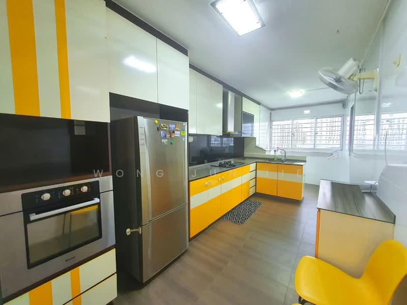30 Jalan Bahagia HDB Flat For Sale at S$ 888,000 | PropertyGuru Singapore - Kitchen