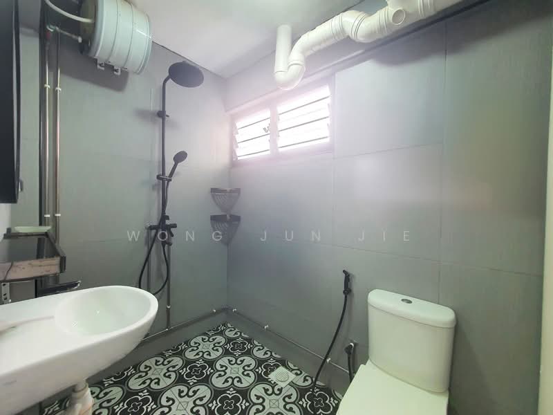30 Jalan Bahagia HDB Flat For Sale at S$ 888,000 | PropertyGuru Singapore - Bathroom