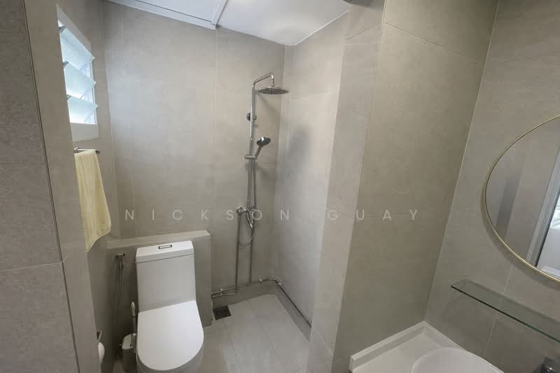 847 Woodlands Street 82 HDB Flat For Sale at S$ 1,200,000 | PropertyGuru Singapore - Bathroom