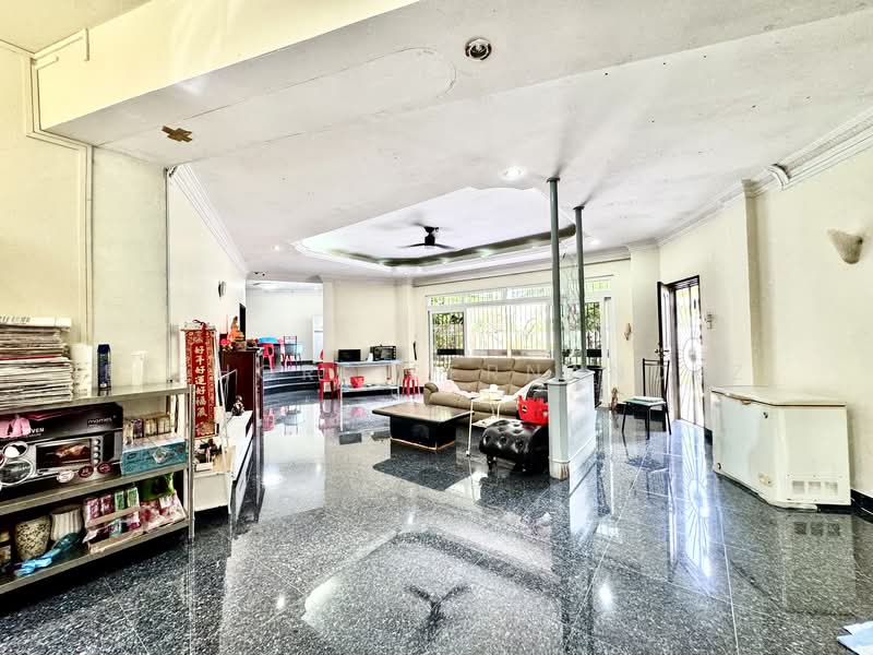 Seraya Crescent Bungalow House For Sale at S$ 13,680,000 | PropertyGuru Singapore - Living Room