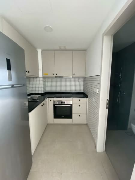 Jui Residences Condominium For Sale at S$ 1,390,000 | PropertyGuru Singapore - Kitchen